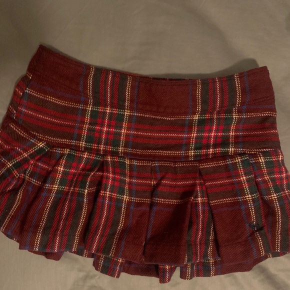 abercrombie kids Other - Abercrombie plaid burgundy pleated skirt ❤️